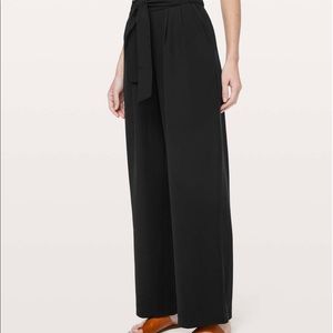 NWT lululemon Noir Pant